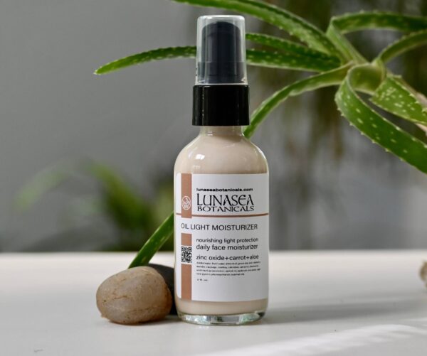 Lunasea Botanicals - Oil light daily moisture zinc oxide